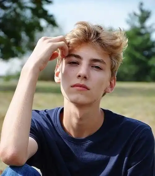 6686体育铁牌作者镜湖月