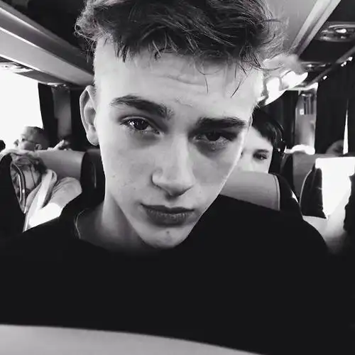 6686体育铜牌作者花落半歌