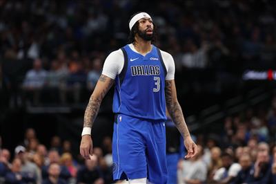 竞技状态回暖！浓眉半场12中6得到16分8抢篮板