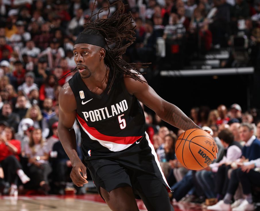 霍勒迪第三节13分5助攻，开拓者单节轰38分逆转局10分